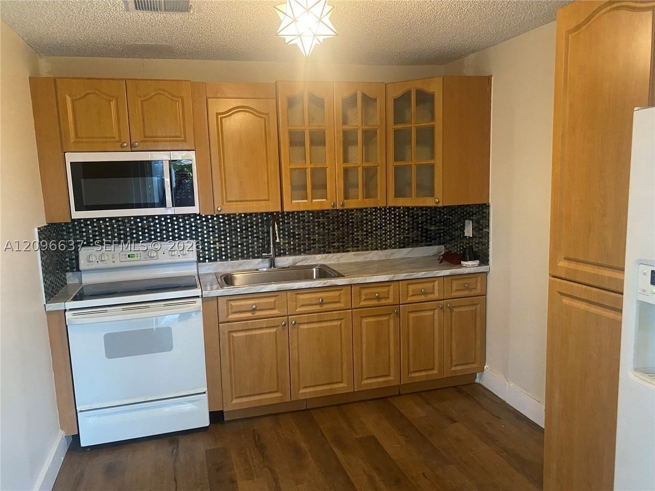 8310 Nw 47th St #0 - Photo 3 of 21