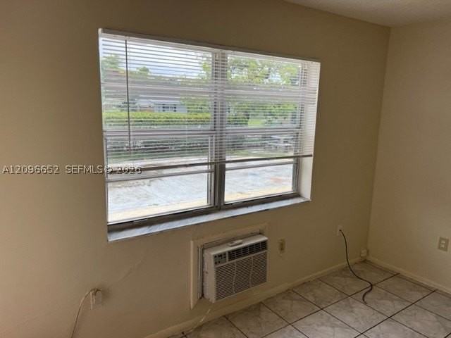 7241 Venetian St #7 - Photo 5 of 5