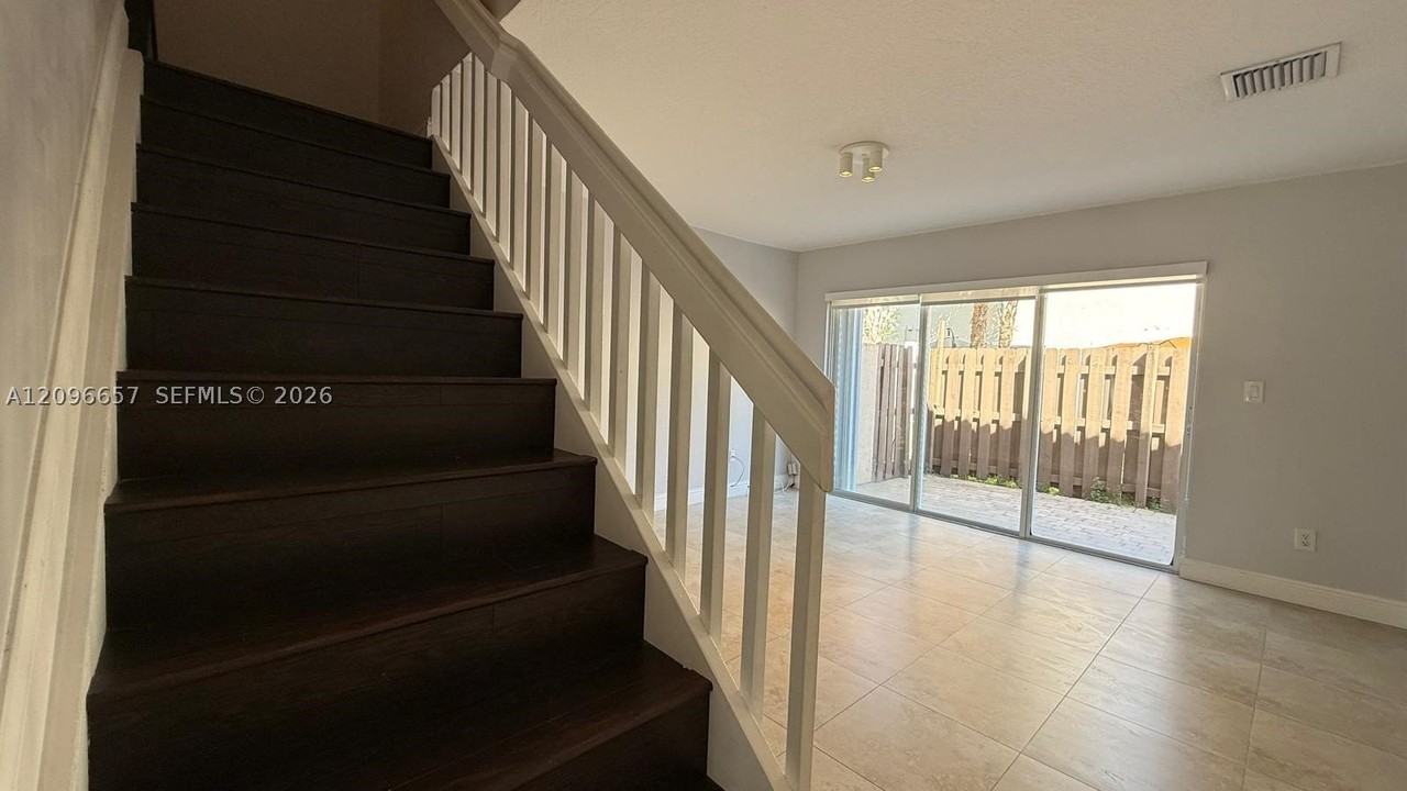 17071 Nw 22nd St - Photo 5 of 43