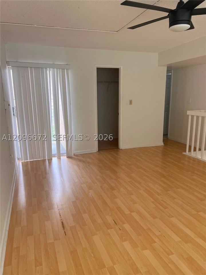 820 Nw 87th Ave #412 - Photo 7 of 14