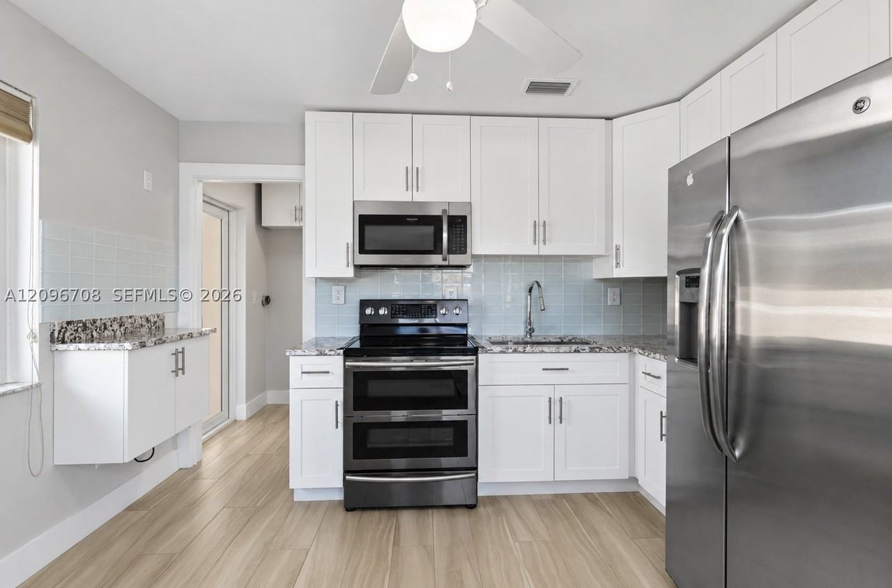 3311 Sw 90th Ave #1 - Photo 7 of 13