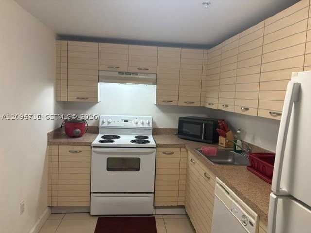2217 Nw 7th St #1202 - Photo 2 of 8