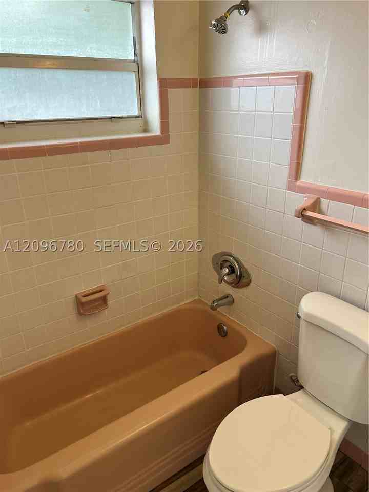 5941 Ne 18th Ave #1 - Photo 5 of 9