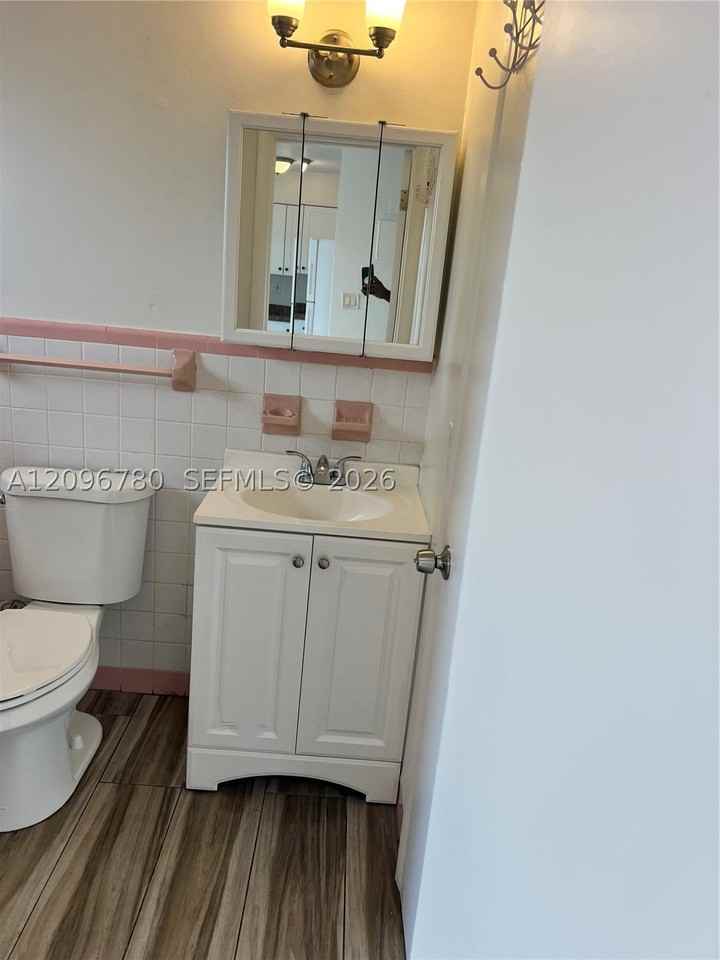 5941 Ne 18th Ave #1 - Photo 6 of 9