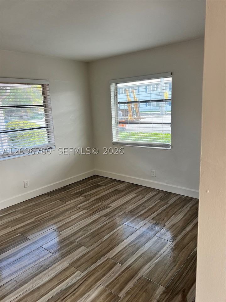 5941 Ne 18th Ave #1 - Photo 7 of 9