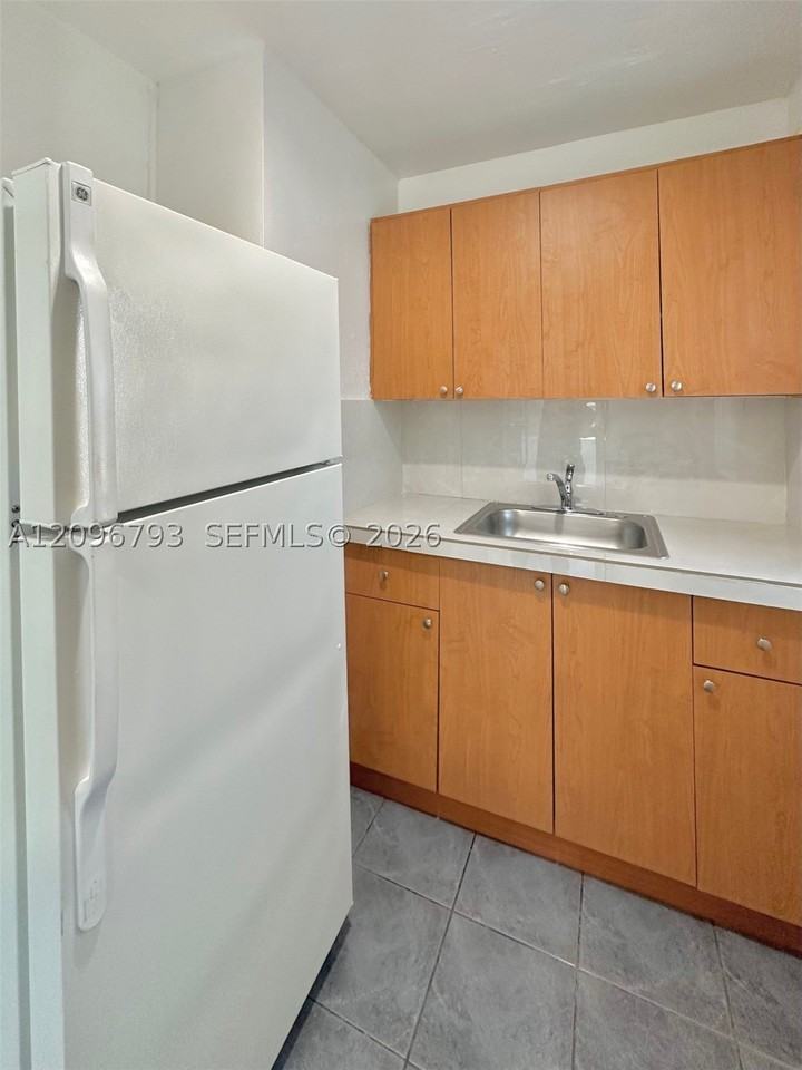 60 Ne 78th St #C - Photo 6 of 14