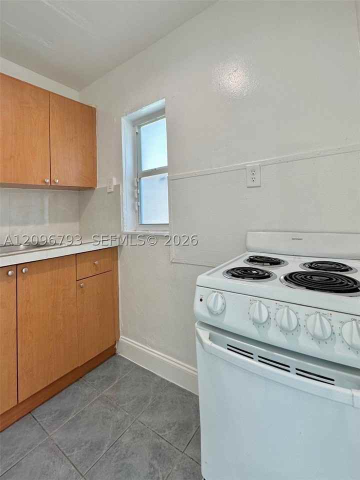 60 Ne 78th St #C - Photo 7 of 14
