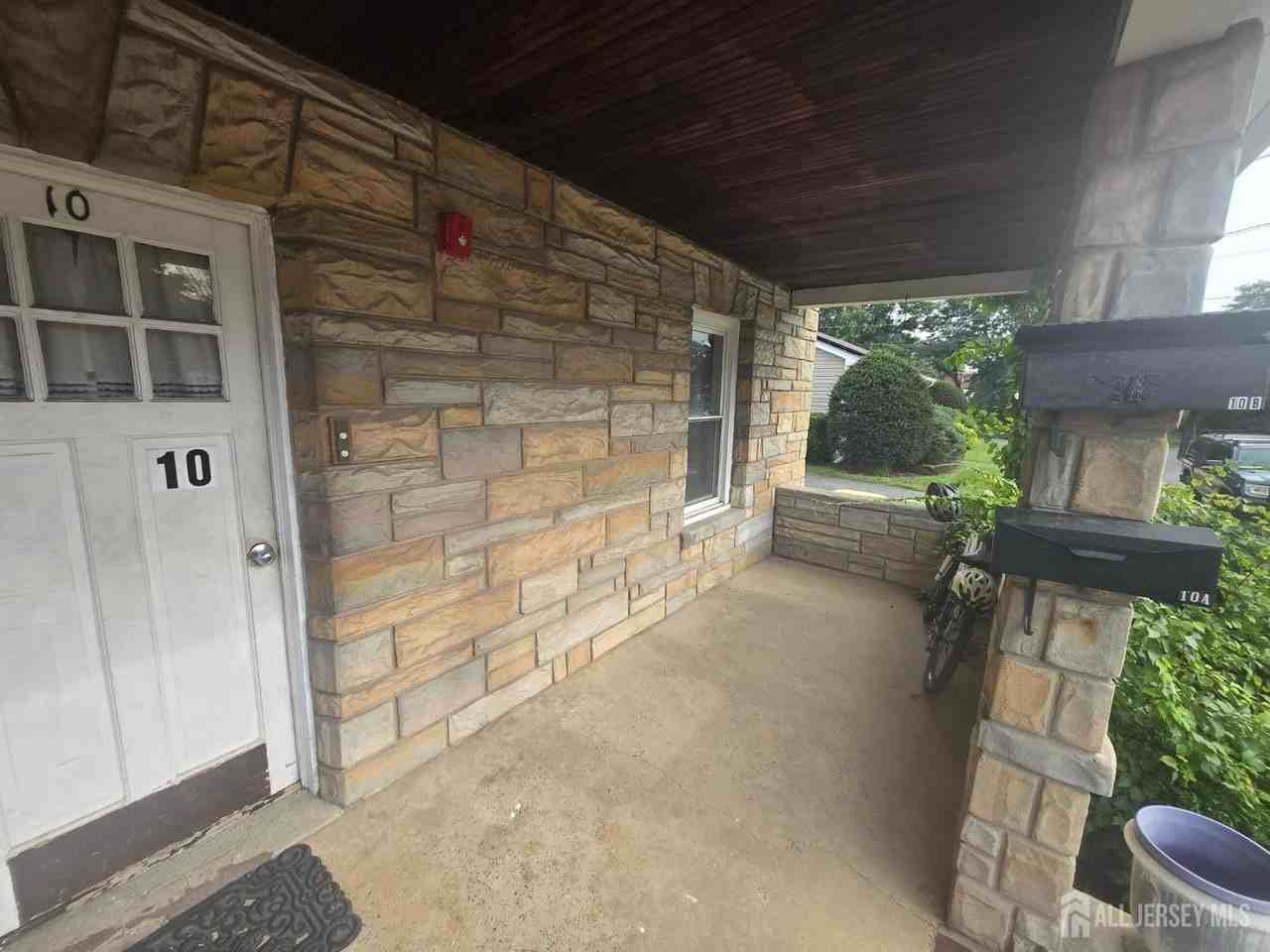 10 N 6th Ave #B - Photo 4 of 21