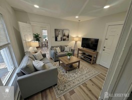 featured image of 10 N 6th Ave #B