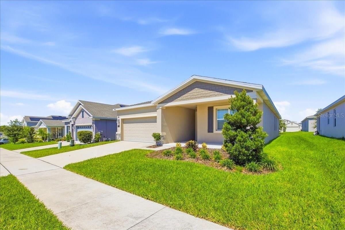 717 Citrus Reserve Blvd - Photo 3 of 29