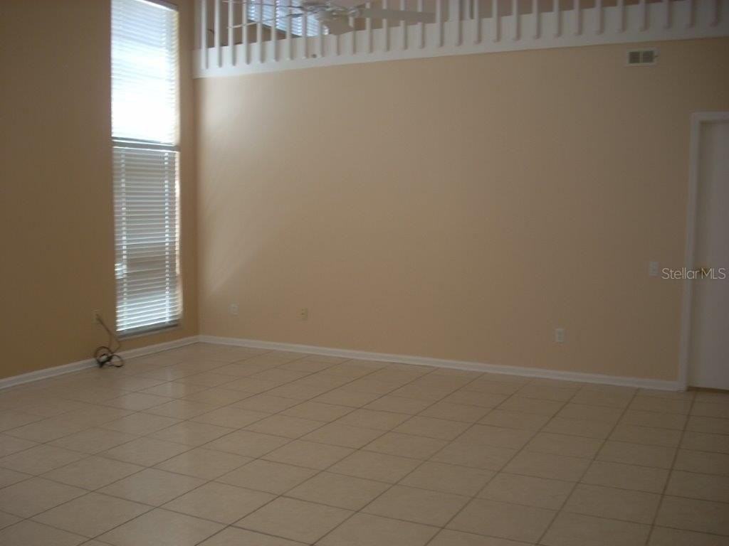 828 Garden Glen Loop - Photo 4 of 20