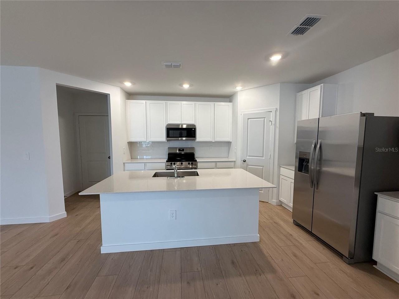 4457 Elliotts Astor Blvd - Photo 5 of 24