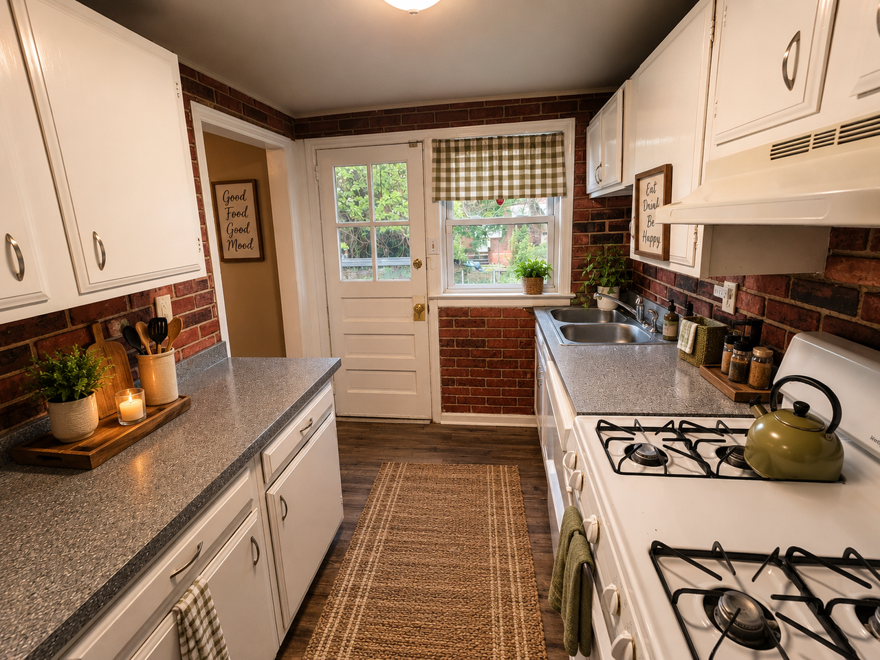 2618 Waldo St - Photo 4 of 25