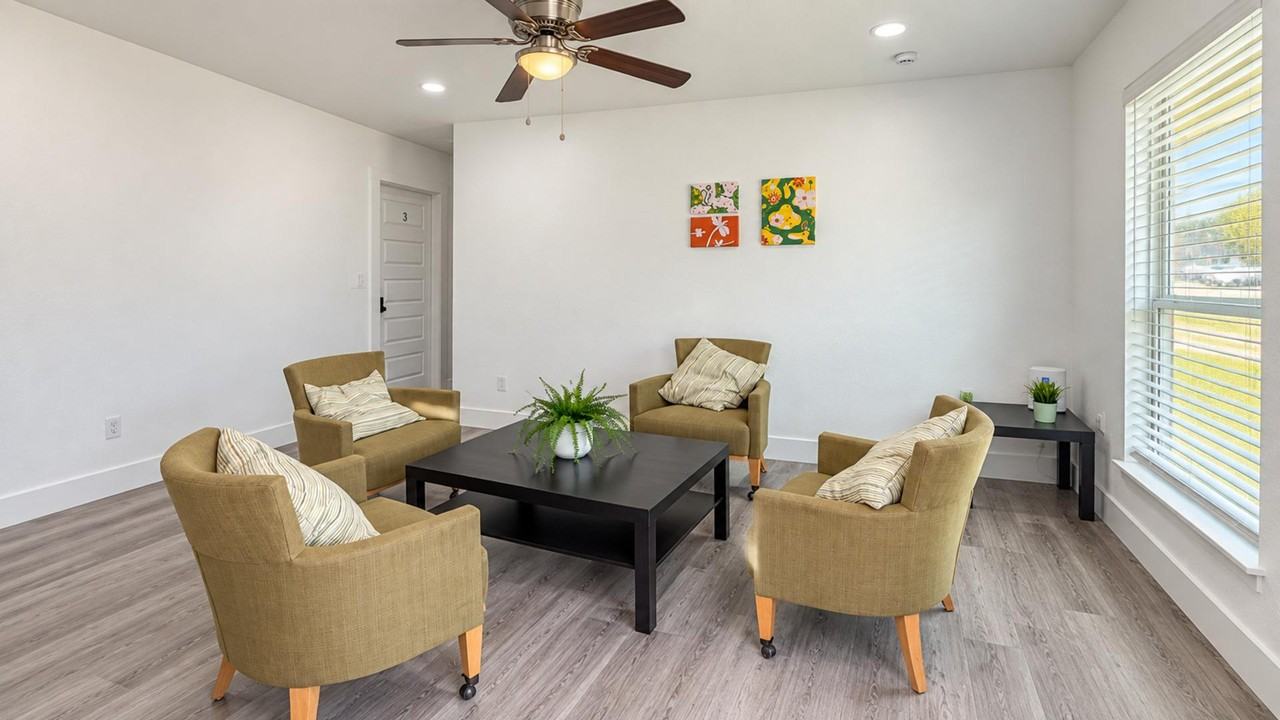Botany Bay Dr - Photo 4 of 10