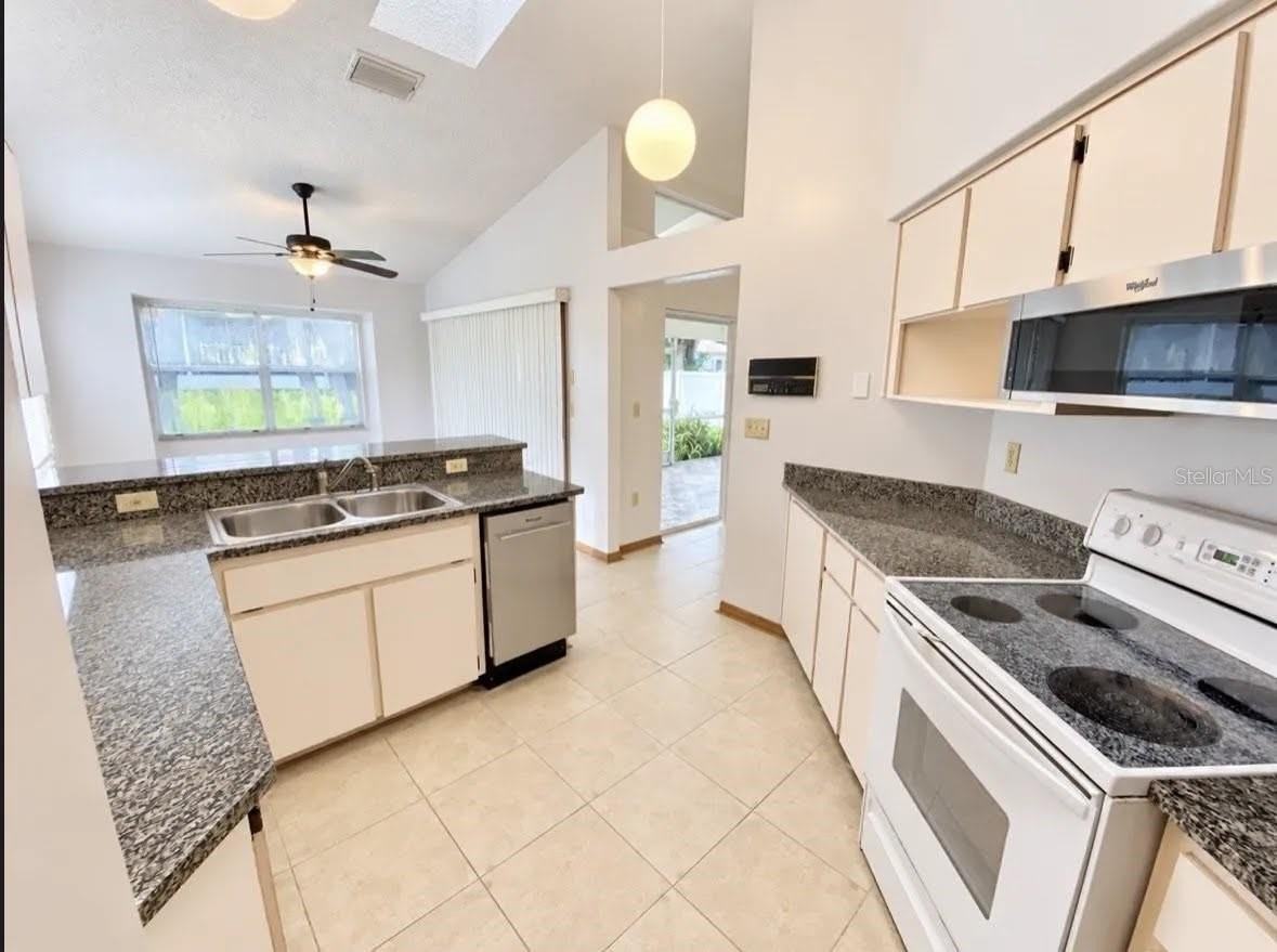 8201 Rhanbuoy Rd - Photo 7 of 20
