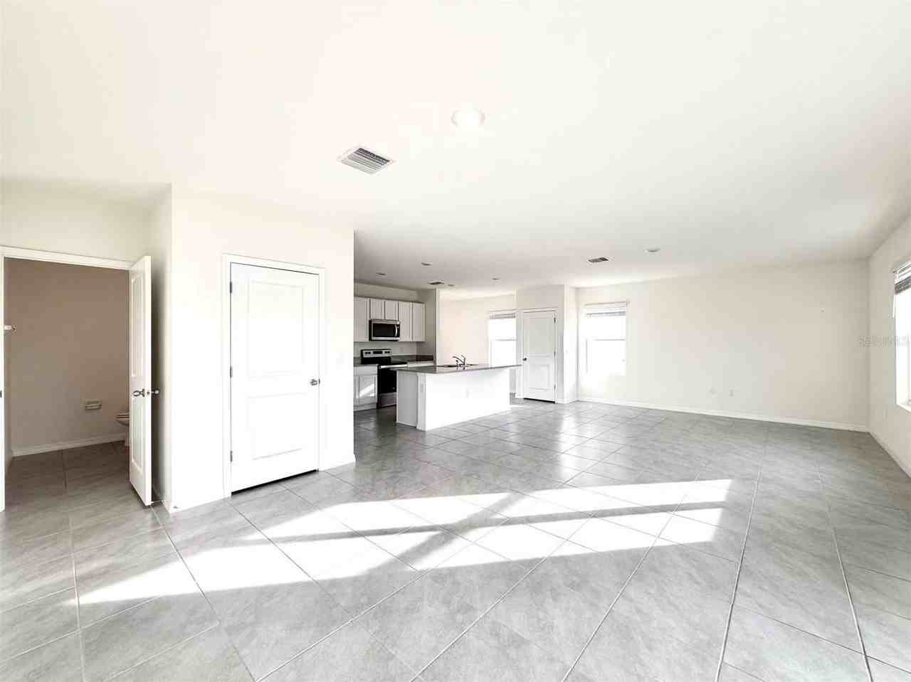 5643 Hollingworth Trl - Photo 7 of 23