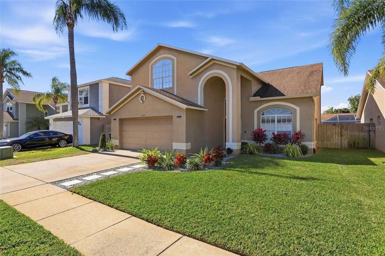 11235 Clayridge Dr - Photo 2 of 50