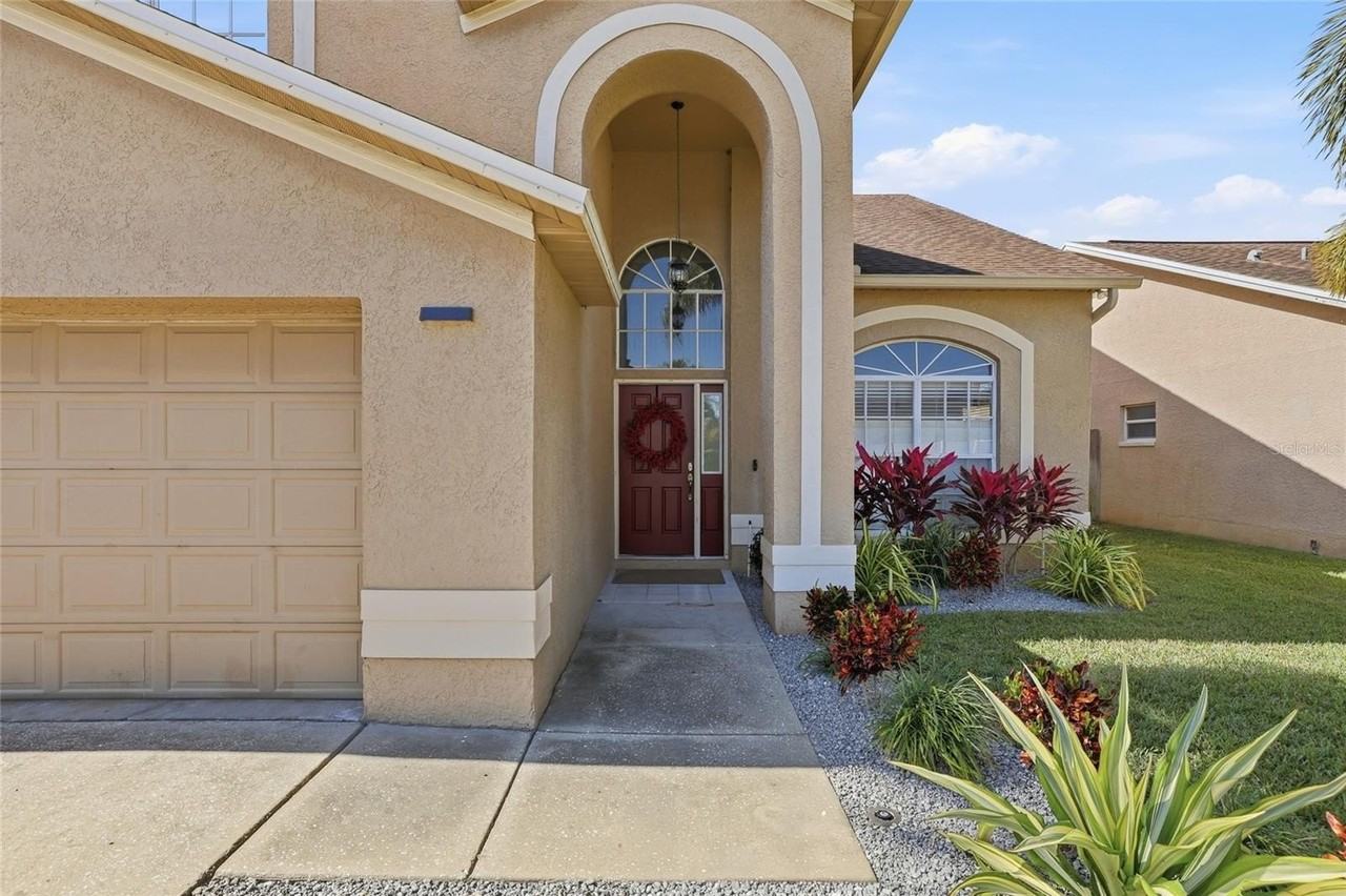 11235 Clayridge Dr - Photo 4 of 50