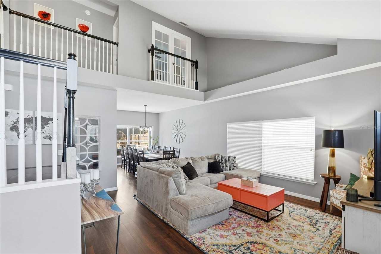 11235 Clayridge Dr - Photo 5 of 50