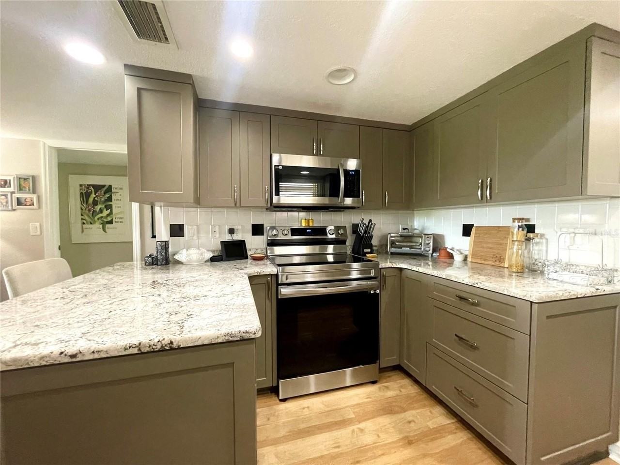 7893 Sailboat Key Blvd S #101 - Photo 4 of 33