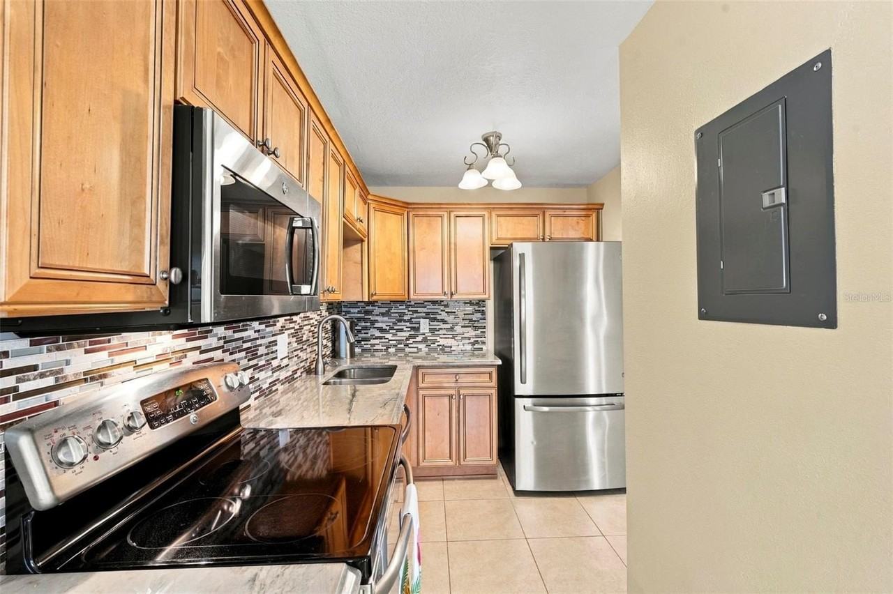 5118 Coquina Key Dr Se #B - Photo 6 of 29