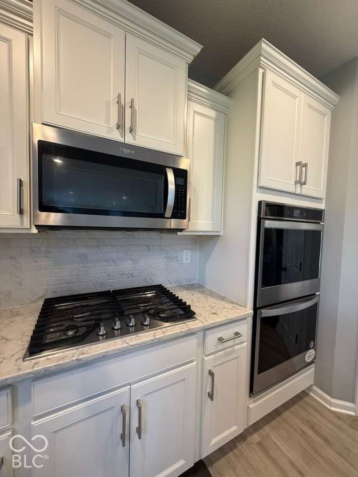 8241 Carnegie Ln - Photo 7 of 25