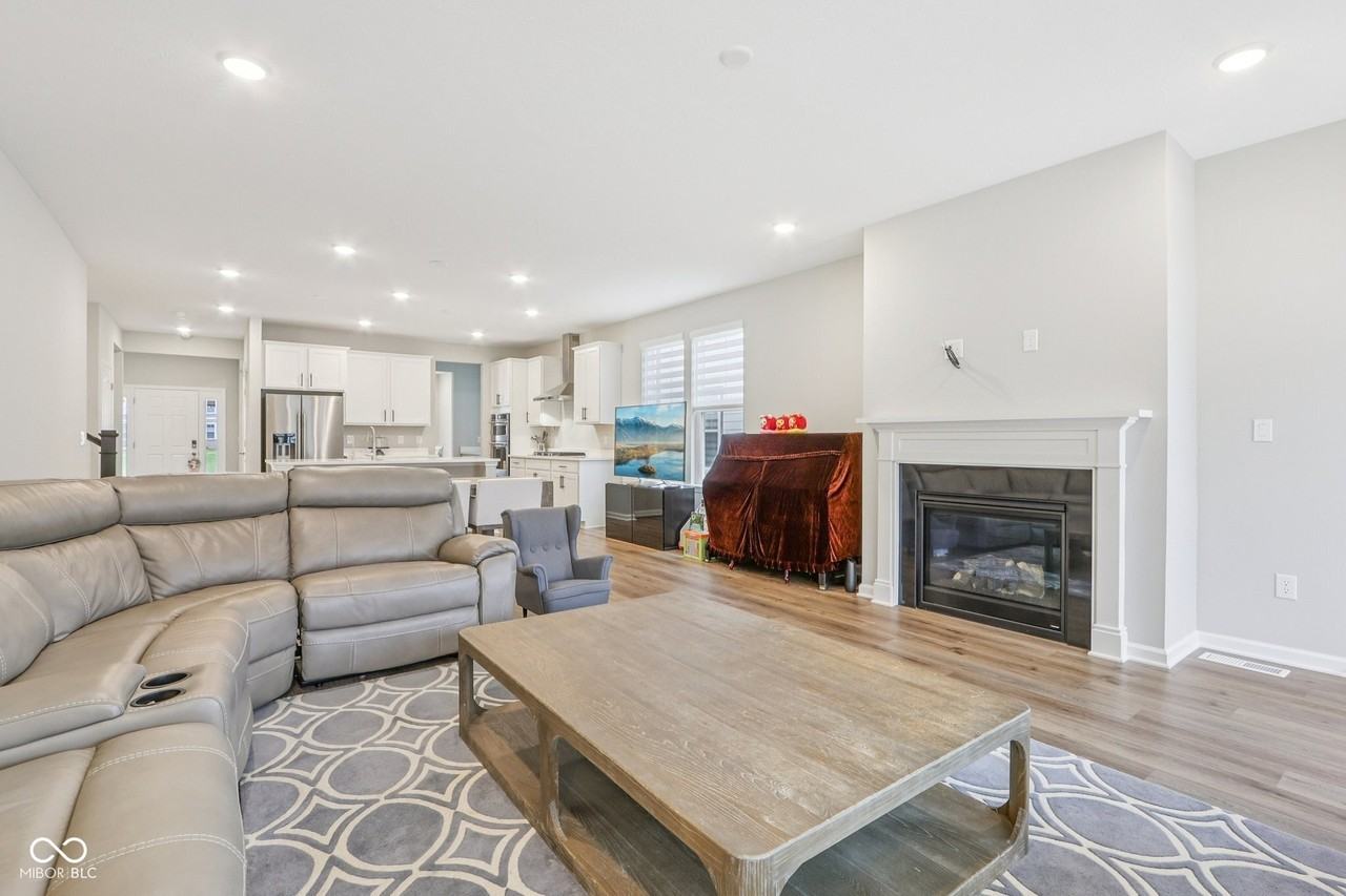 14459 Bishop Birch Pl - Photo 3 of 40