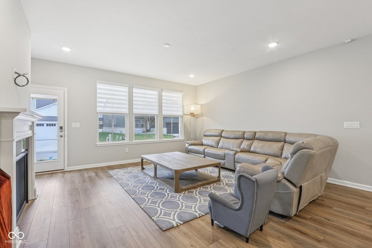 14459 Bishop Birch Pl - Photo 4 of 40