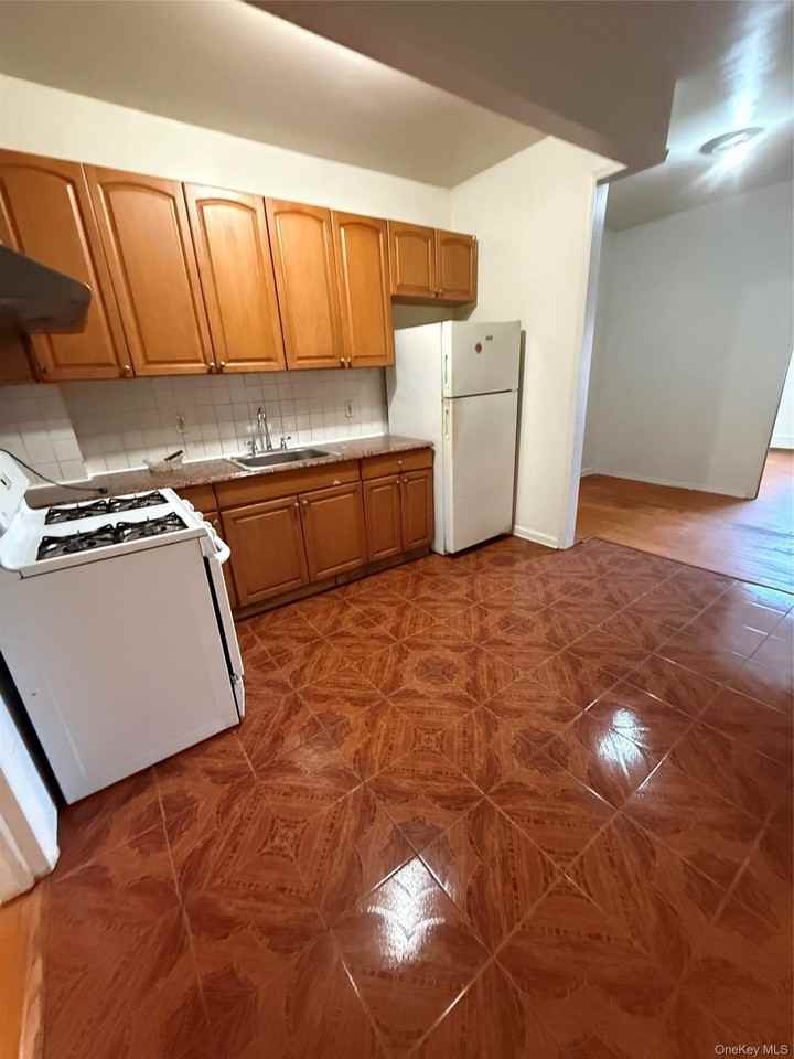 14529 Lakewood Ave - Photo 2 of 8
