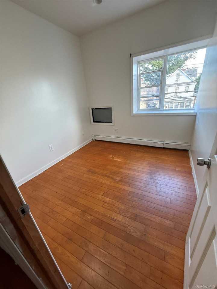 14529 Lakewood Ave - Photo 7 of 8