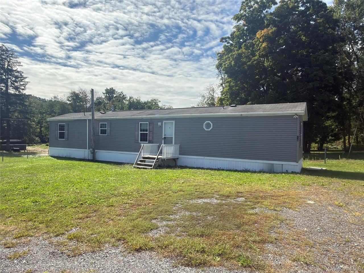 16 Delellas Ln - Photo 3 of 28