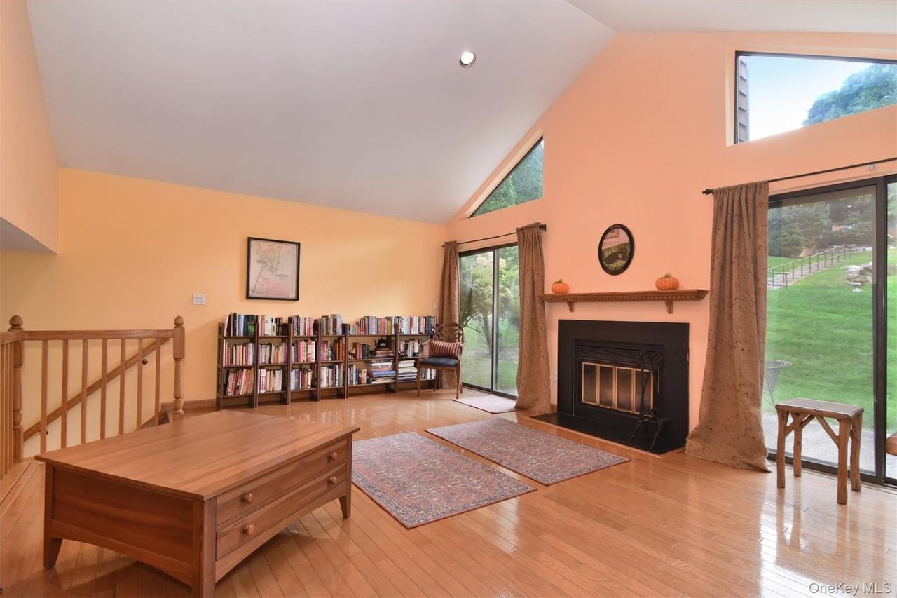 26 Sunnyside Pl - Photo 3 of 24