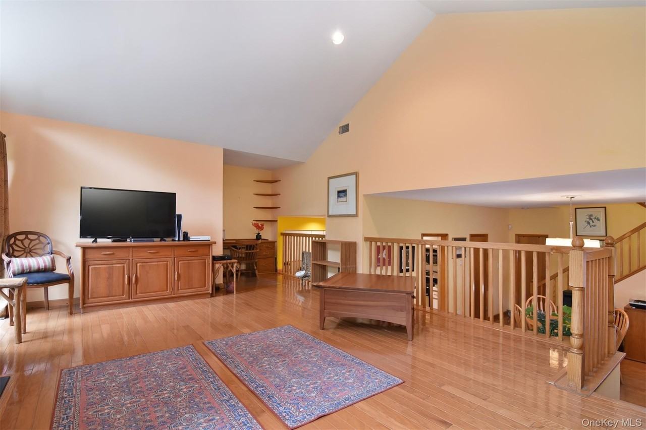 26 Sunnyside Pl - Photo 4 of 24