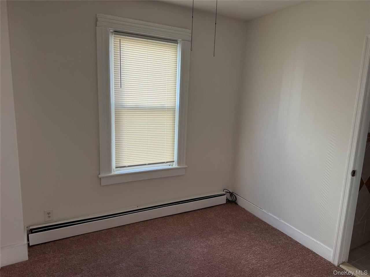 208 Elm St - Photo 7 of 18