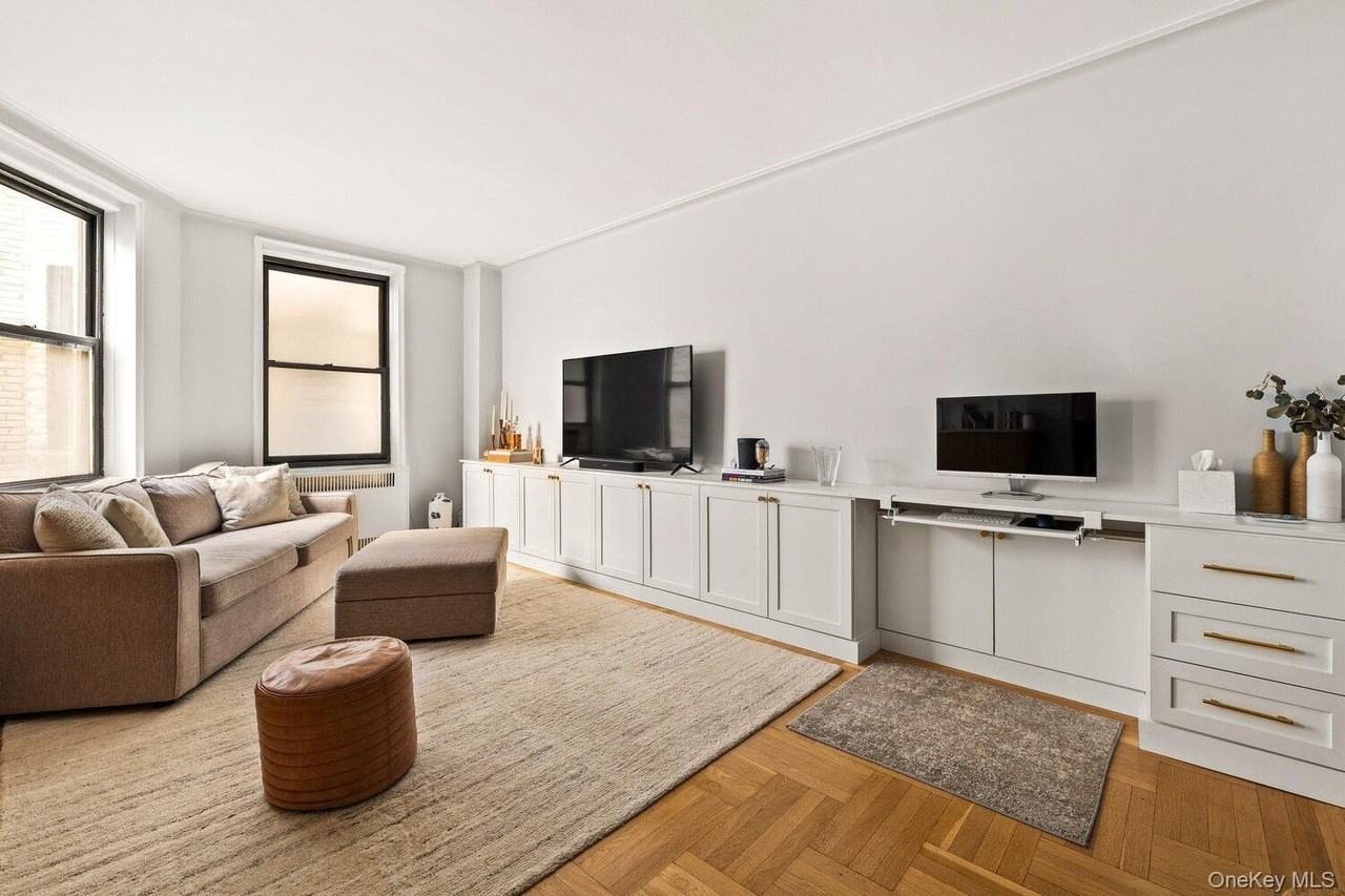 225 W 25th St #2A - Photo 3 of 12