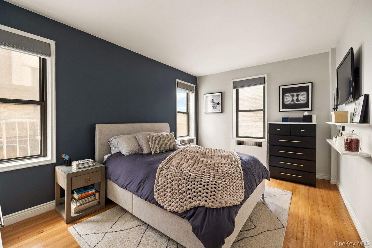 225 W 25th St #2A - Photo 7 of 12