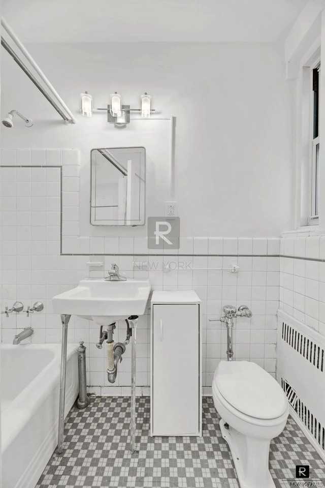 310 W 55th St #6K - Photo 5 of 9