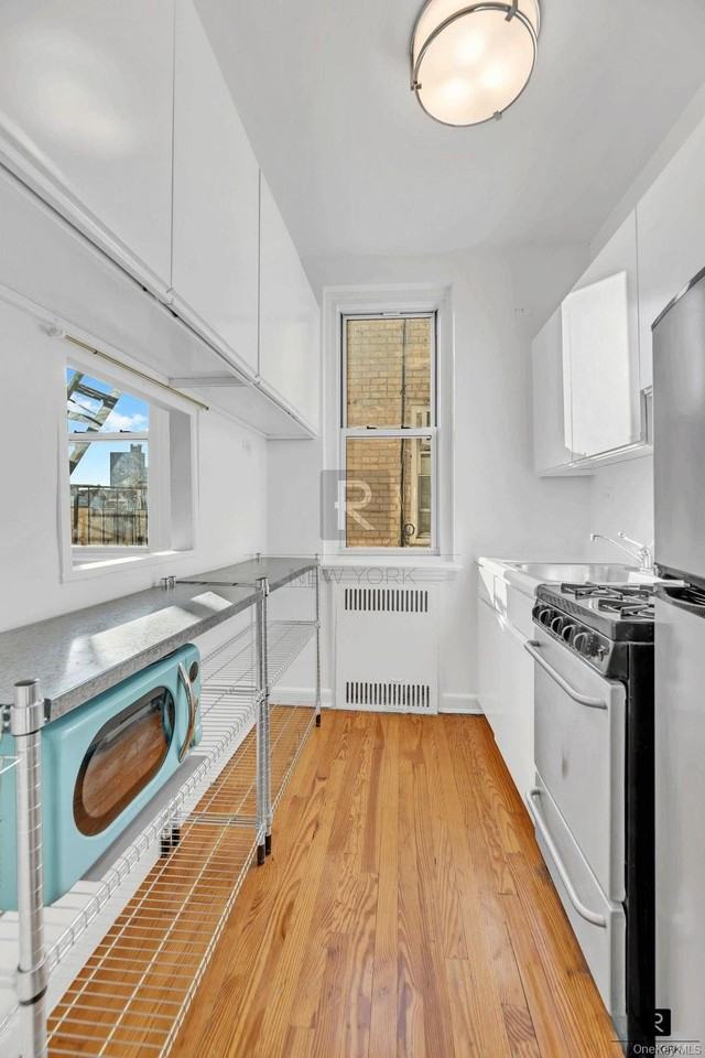 310 W 55th St #6K - Photo 6 of 9