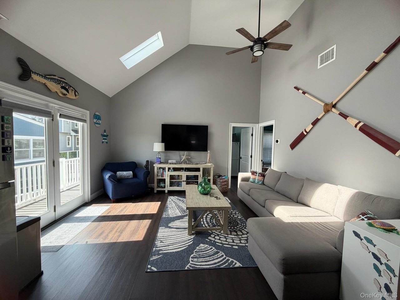 140 Bungalow Walk - Photo 3 of 10