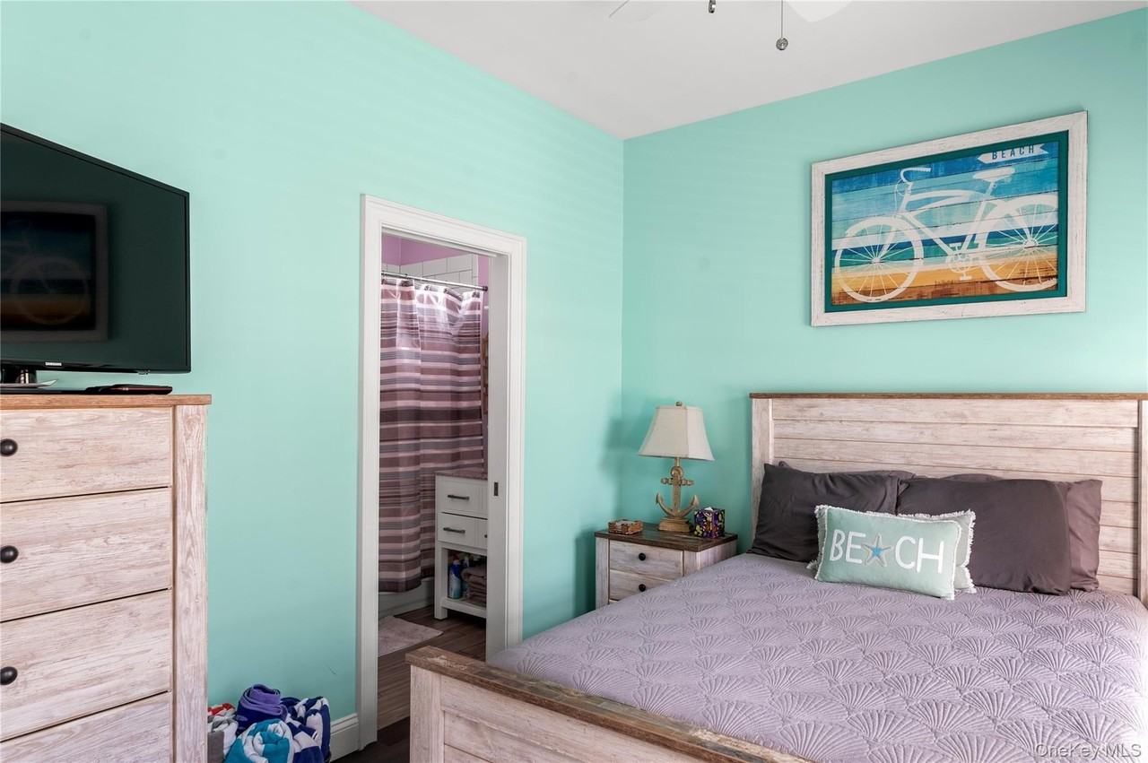 140 Bungalow Walk - Photo 5 of 10