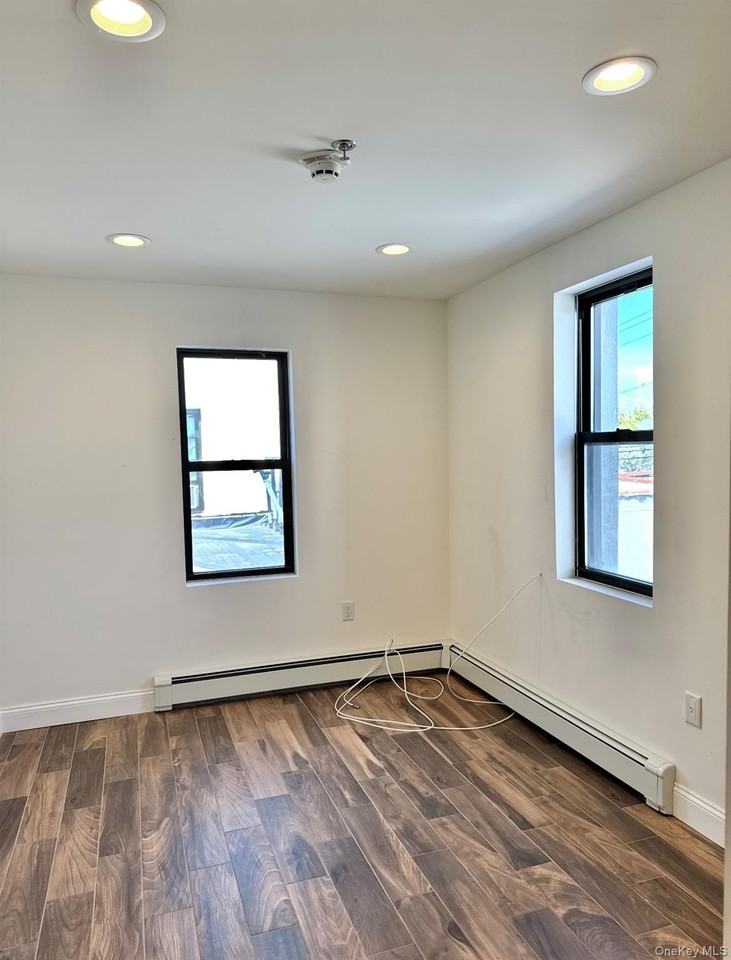 106 Hempstead Tpke #14 - Photo 6 of 8