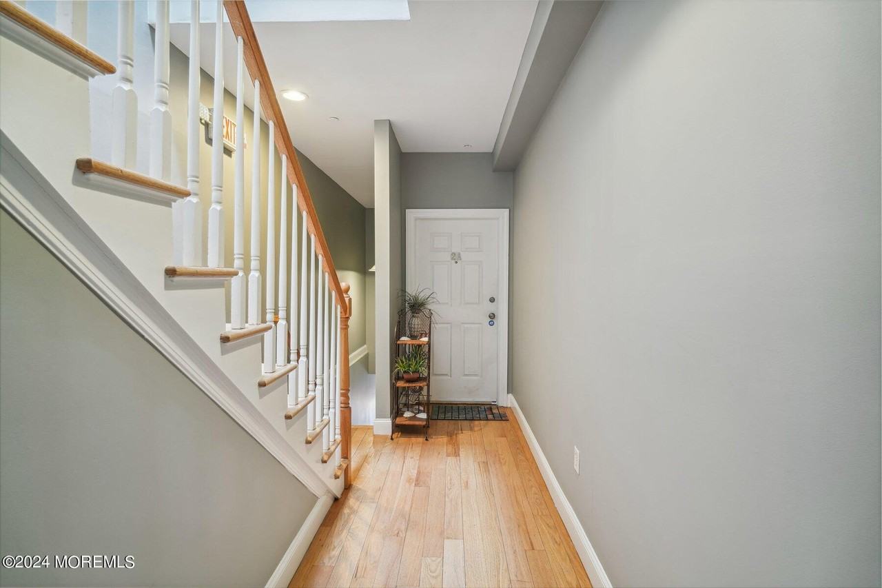 716 Cookman Ave #201 - Photo 3 of 36