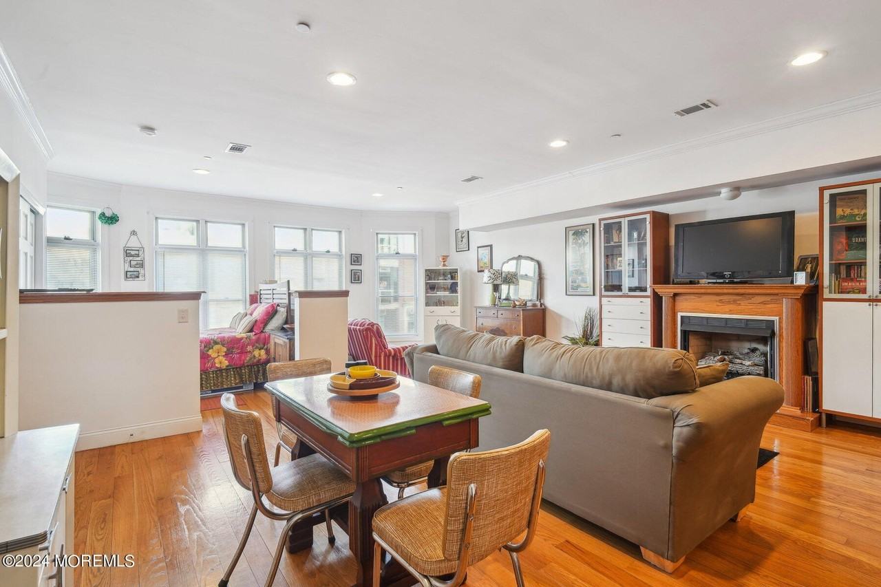 716 Cookman Ave #201 - Photo 4 of 36