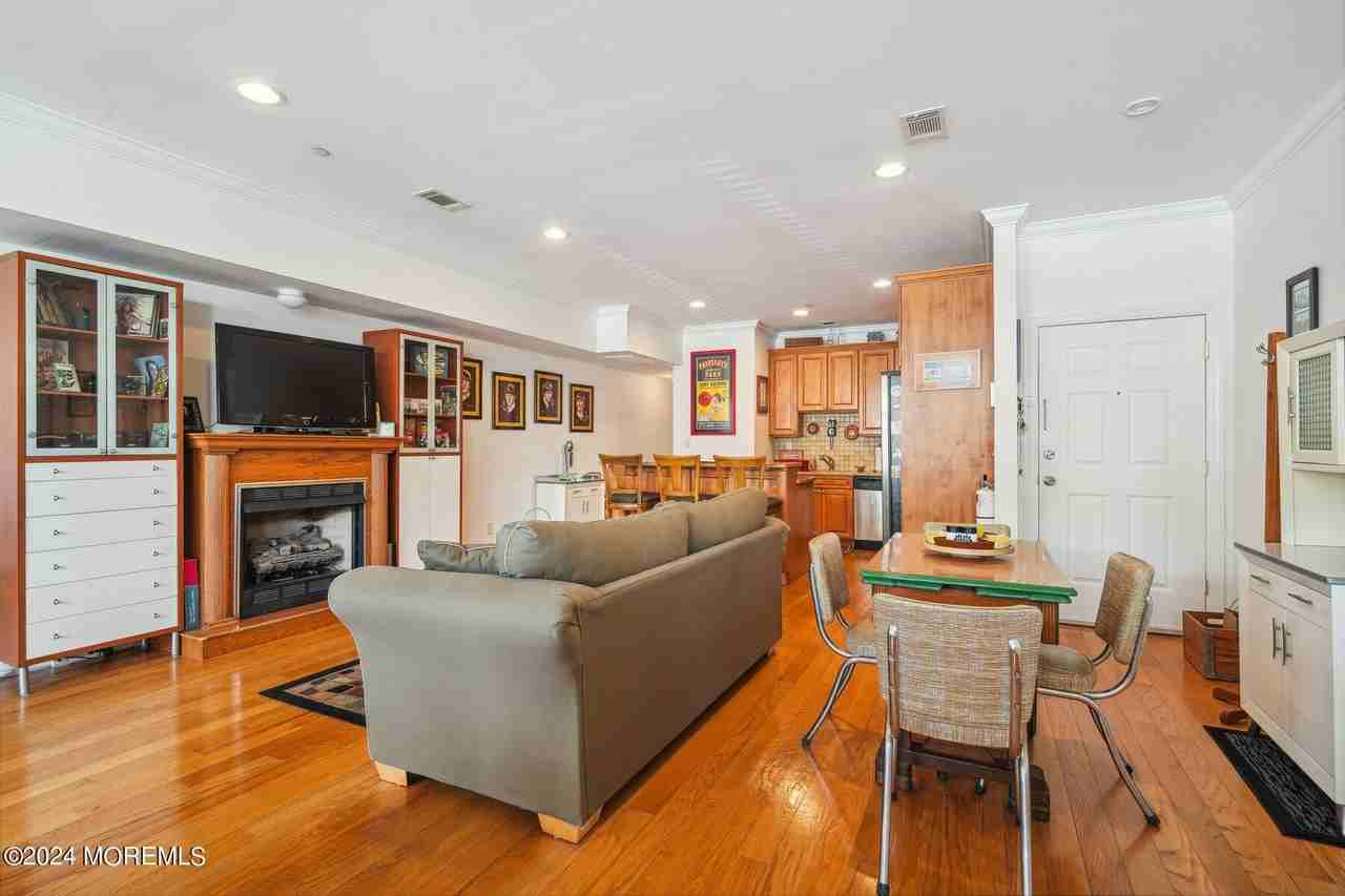 716 Cookman Ave #201 - Photo 7 of 36