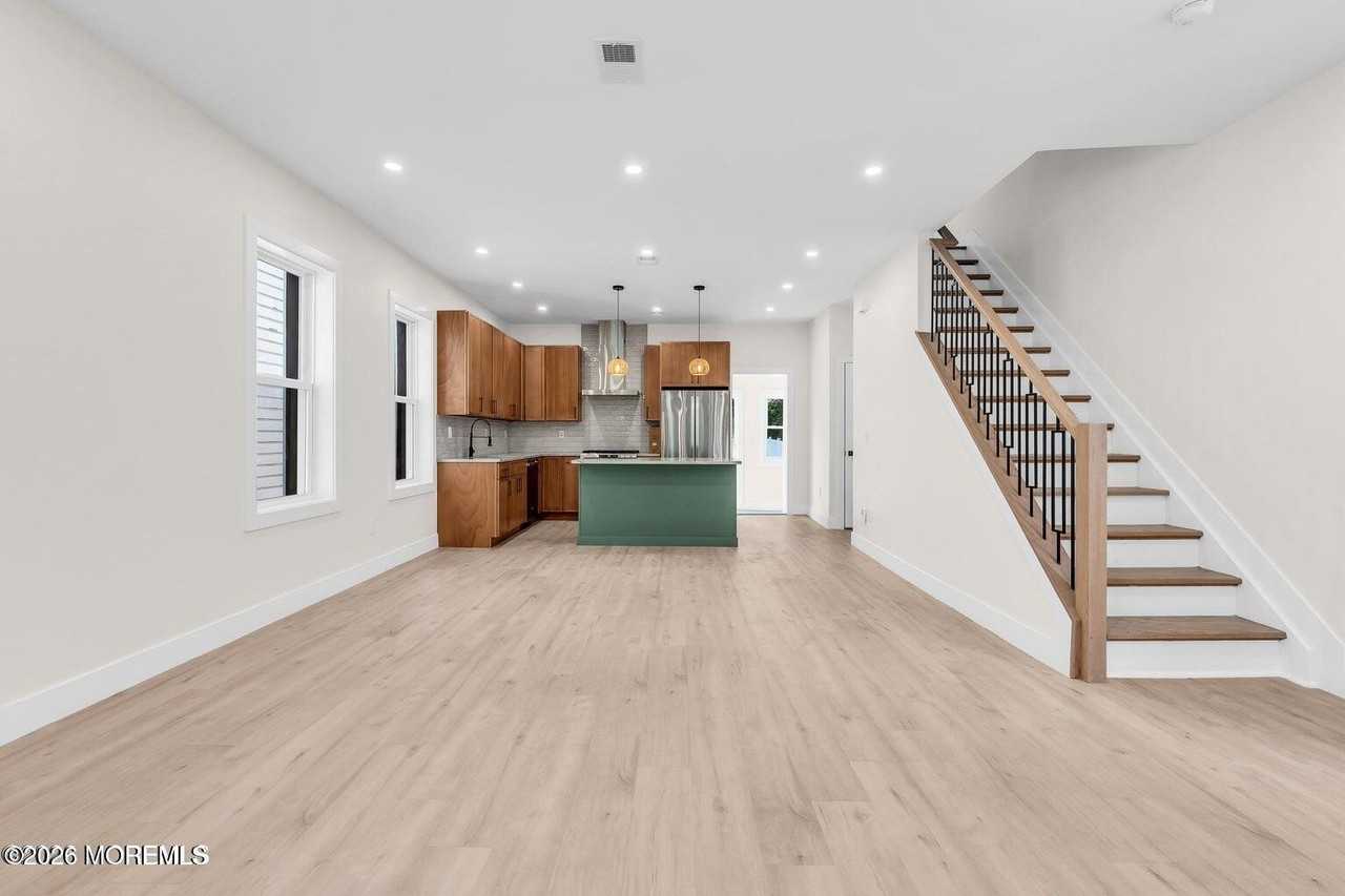 817 Central Ave - Photo 3 of 30