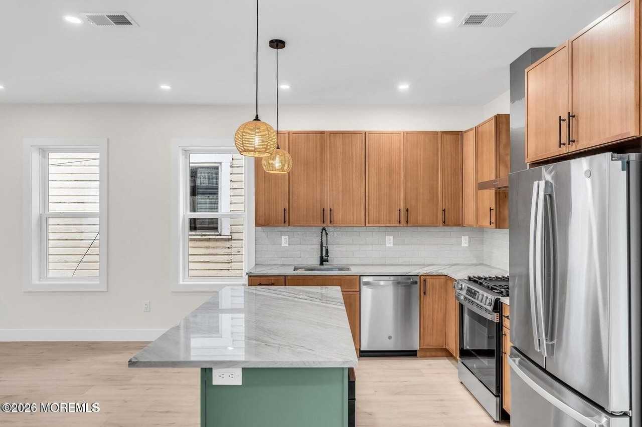 817 Central Ave - Photo 7 of 30