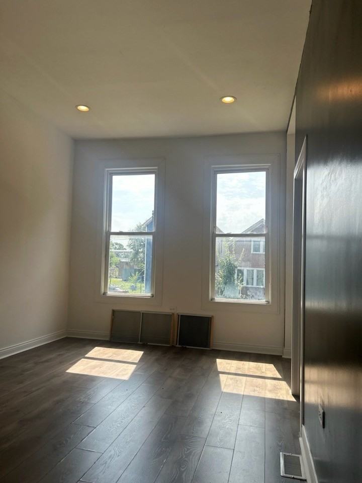 4040 W Carroll Ave - Photo 2 of 17