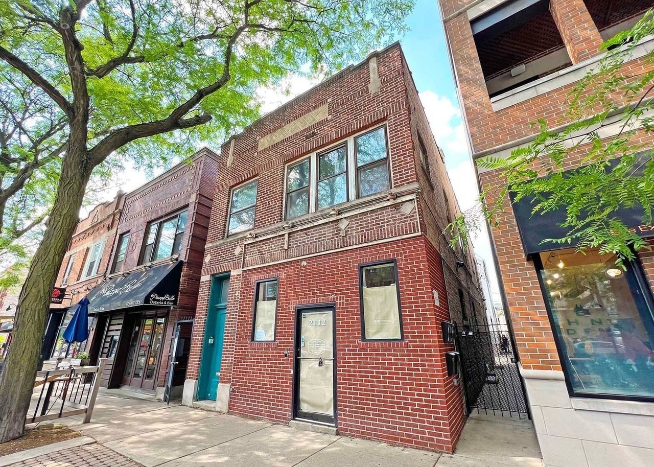 2112 W Roscoe St #2R
