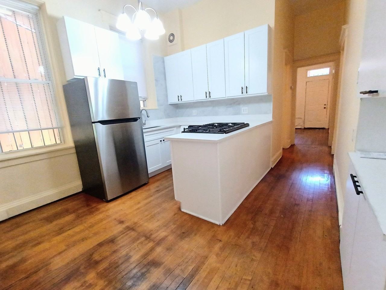 1911 W Belmont Ave #1 - Photo 2 of 14