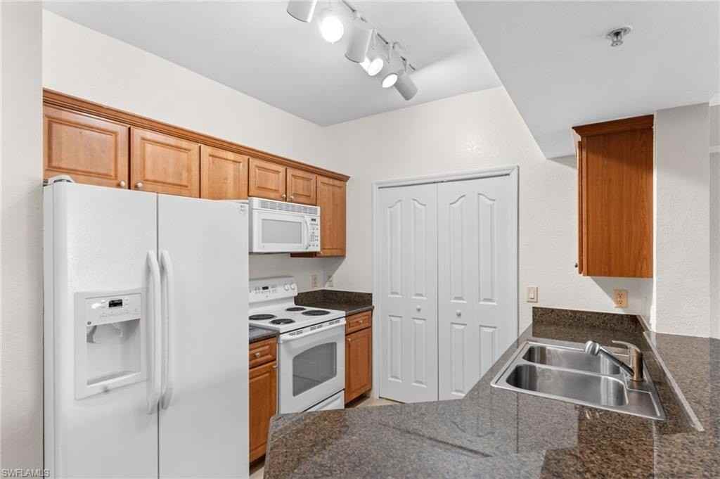 12970 Positano Cir #101 - Photo 4 of 16